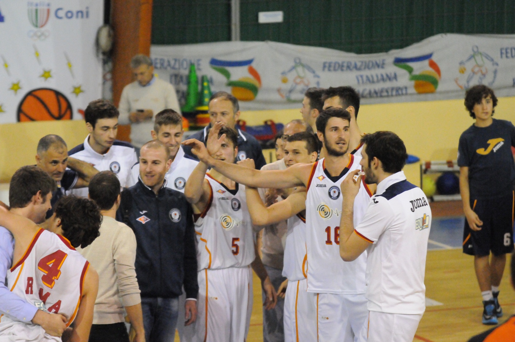 2014-04-30-DNB-Eurobasket-Stella-250